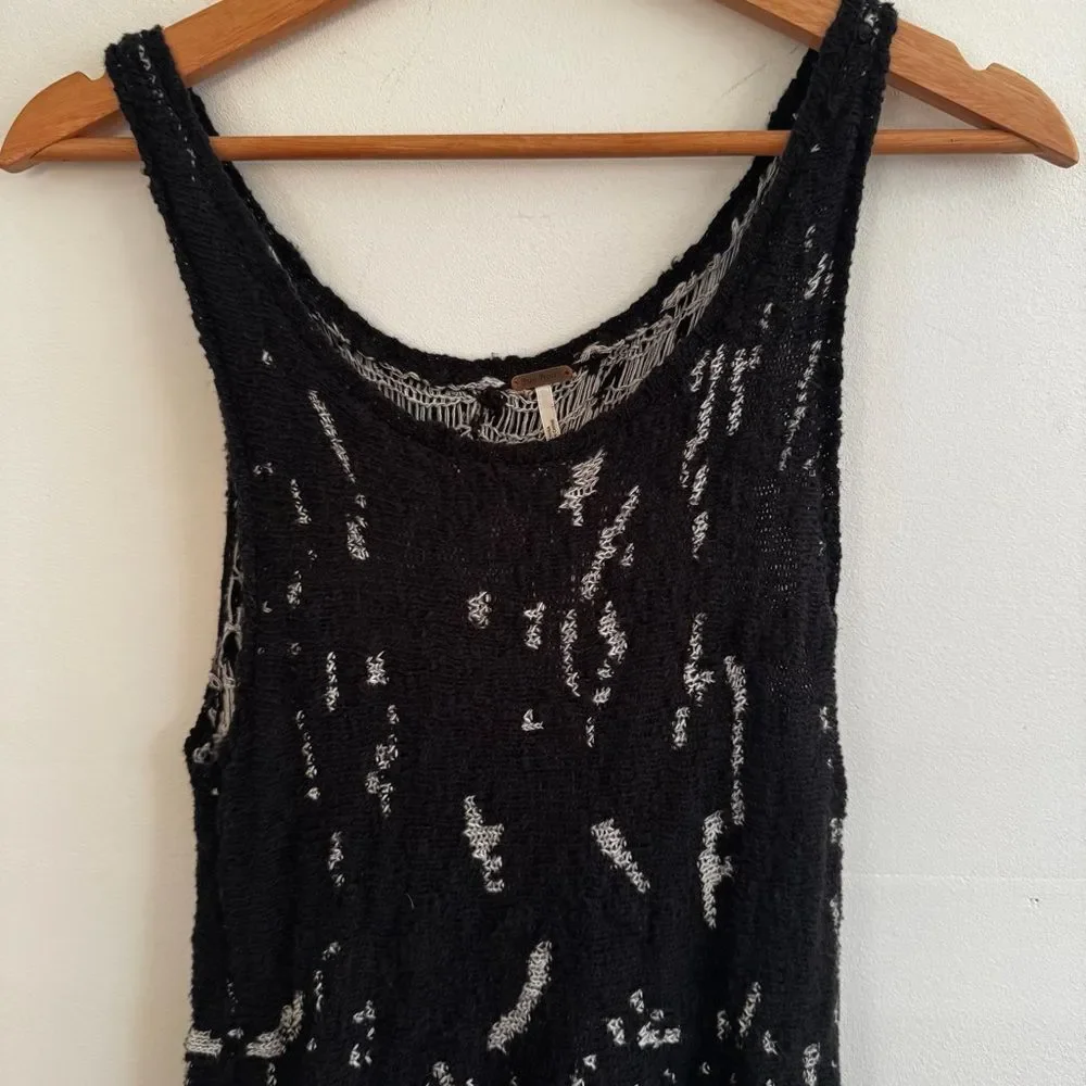 Free People side by side knit peplum tank top size Small Black White Festival